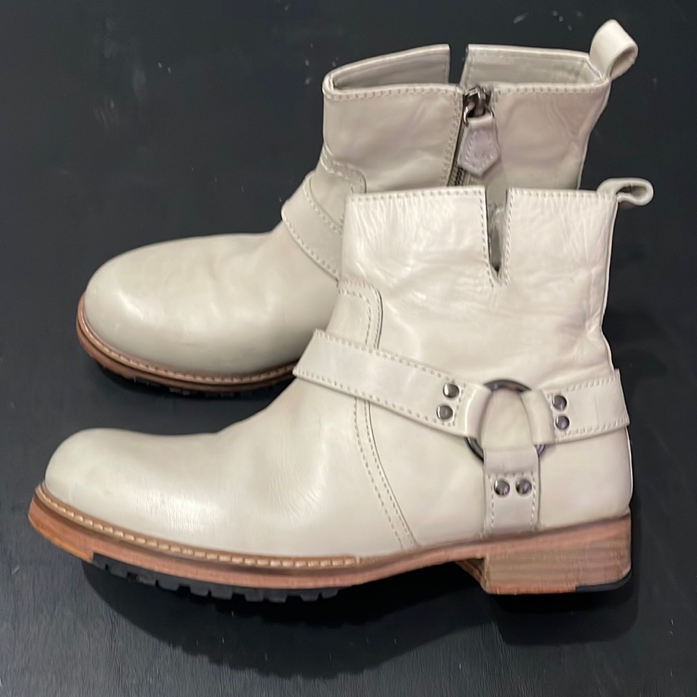 Low ankle booths- Vintage Foundry brand